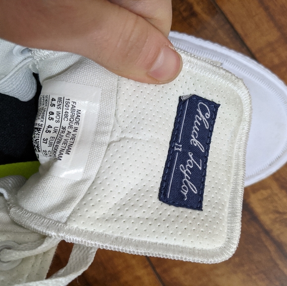 All white converse high tops - Picture 3 of 4